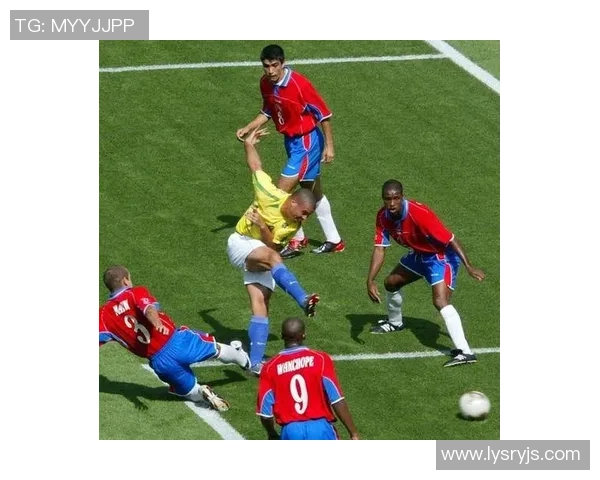 2022年足球明星的辉煌瞬间与赛场传奇回顾