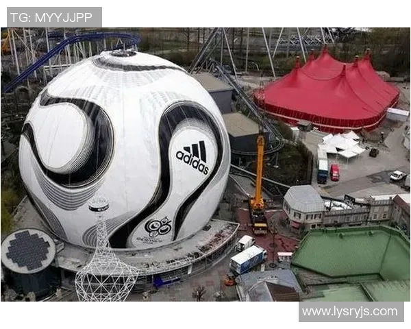 足球联名水杯热潮来袭让你在运动中尽享时尚与激情